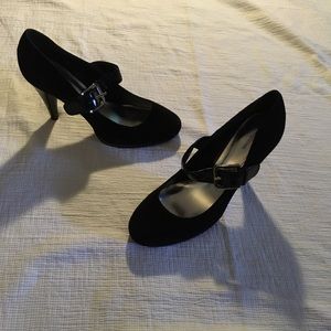 Black velvet Mary Jane pumps size 9 by Style & Co.